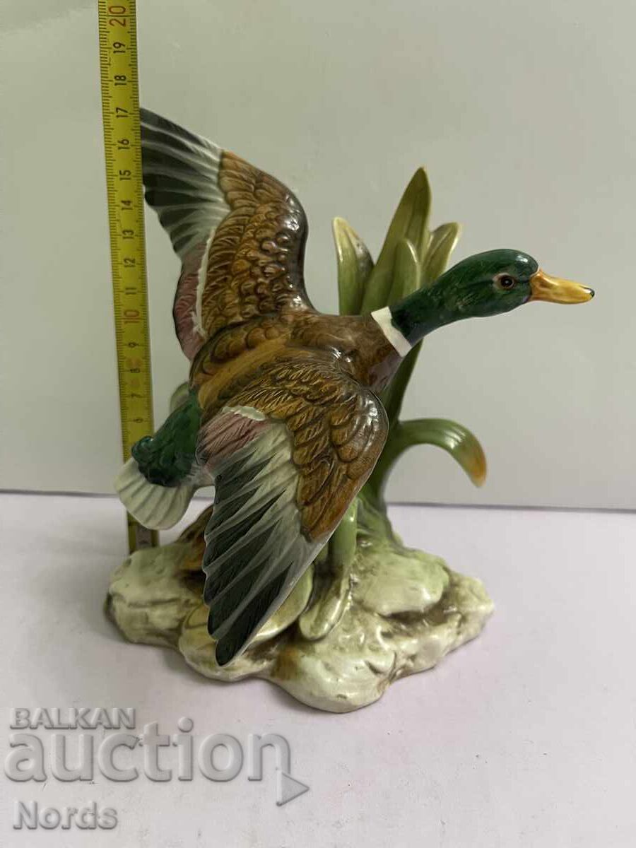 Porcelain figurine with markings - 6