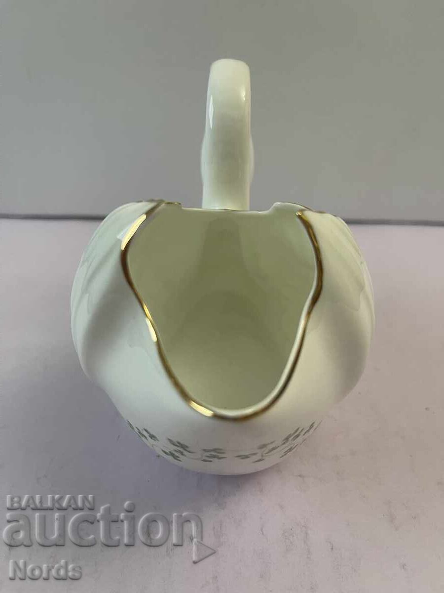 Auction Irish porcelain figurine Auction Irish porcelain figurine