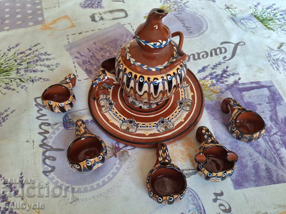 ✅CERAMICĂ TROIANĂ - STOAMNĂ CU CEȘTI❗ cu preț 1.00 BGN | € 0.51