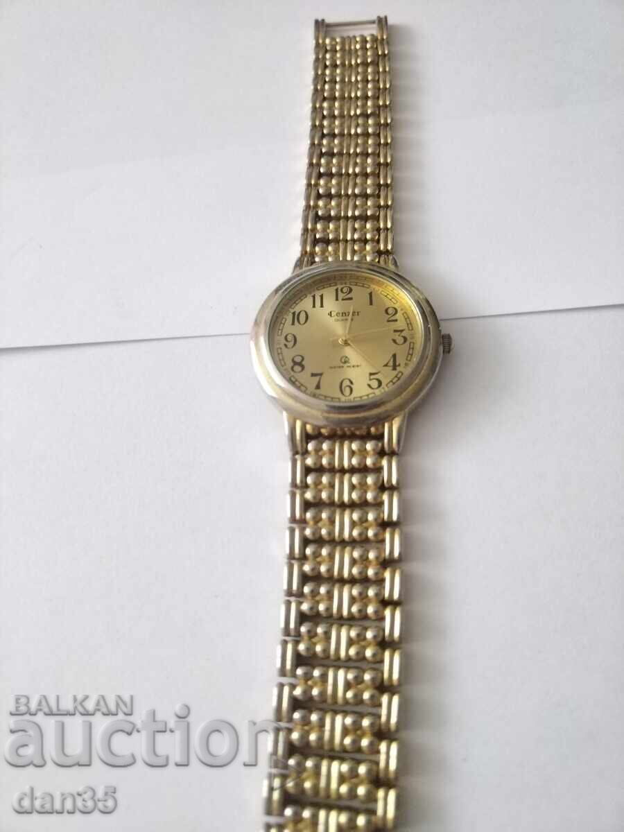 OLD HAND WATCH WITH QUARTZ MOVEMENT