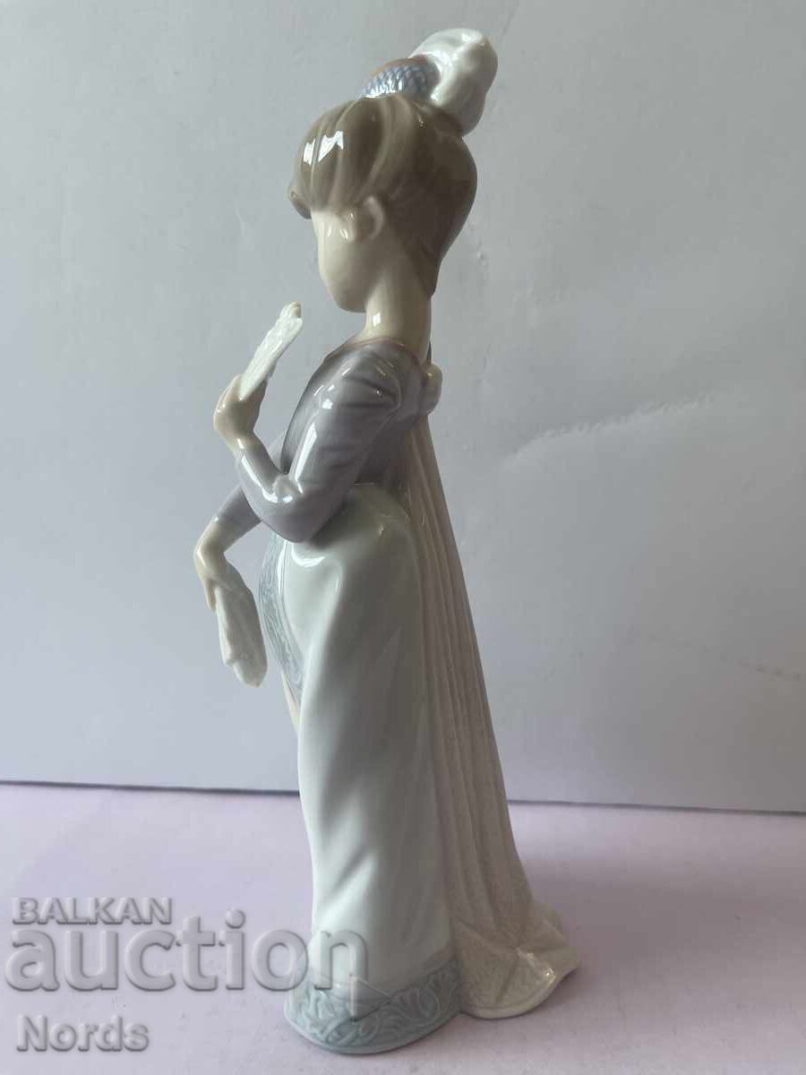 Δημοπρασία LLADRO όμορφο ειδώλιο Δημοπρασία LLADRO όμορφο ειδώλιο