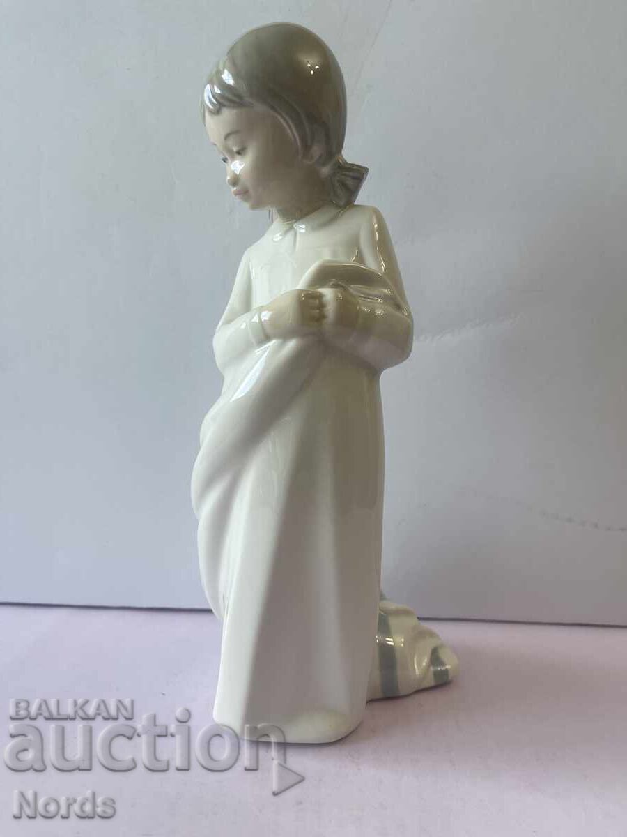 ΝΑΟ πορσελάνινο ειδώλιο με τιμή 24.80 BGN | € 12.68 ΝΑΟ πορσελάνινο ειδώλιο με τιμή 24.80 BGN | € 12.68