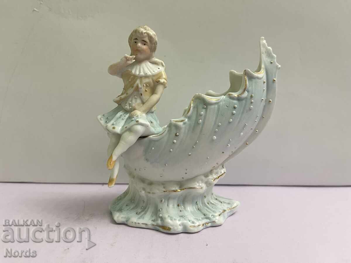 Порцеланова фигурка с цена 2.00 лв. | € 1.02 Порцеланова фигурка с цена 2.00 лв. | € 1.02