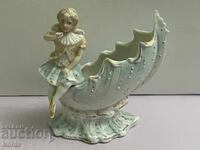 Πορσελάνινο ειδώλιο