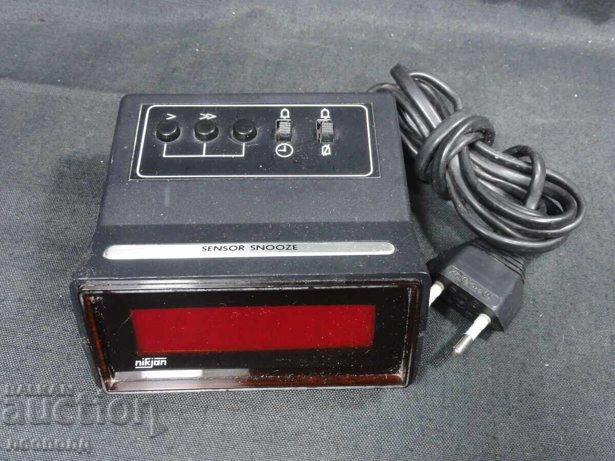 BZTs STAR Retro Electric LED Clock Alarm - 5