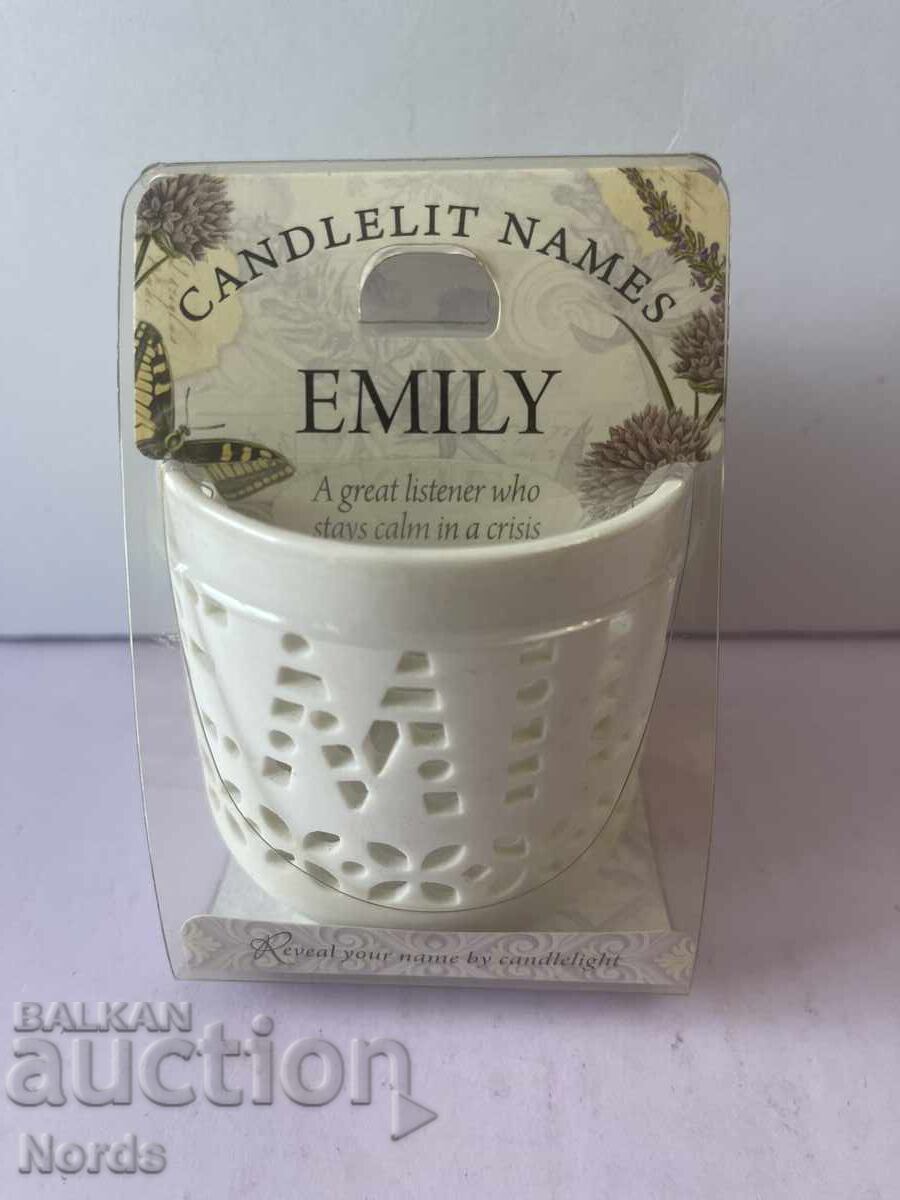 Порцеланов свещник с име Порцеланов свещник с име