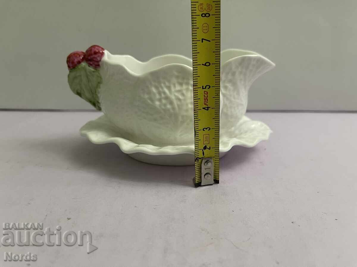 Delivery of Porcelain dish Delivery of Porcelain dish