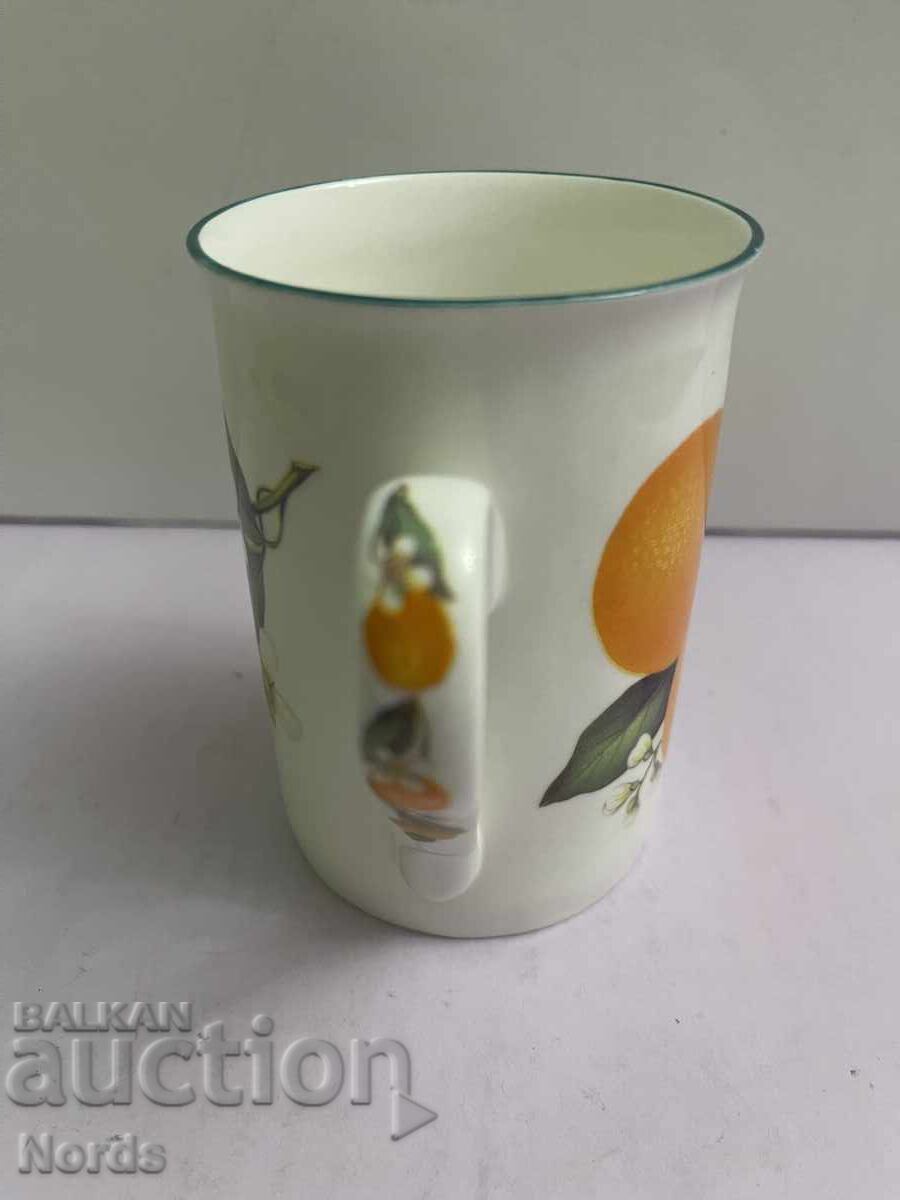 Доставка на Порцеланова чаша Мъг Доставка на Порцеланова чаша Мъг