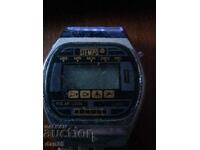 ΠΑΛΙΟ ΧΕΙΡΟΠΟΙΗΤΟ ΡΟΛΟΙ ΑΠΟ ΤΗΝ ΣΟΣΙΑΛΙΣΤΙΚΗ ΕΠΟΧΗ