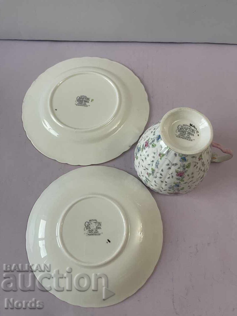 Delivery of English triple tea set Delivery of English triple tea set