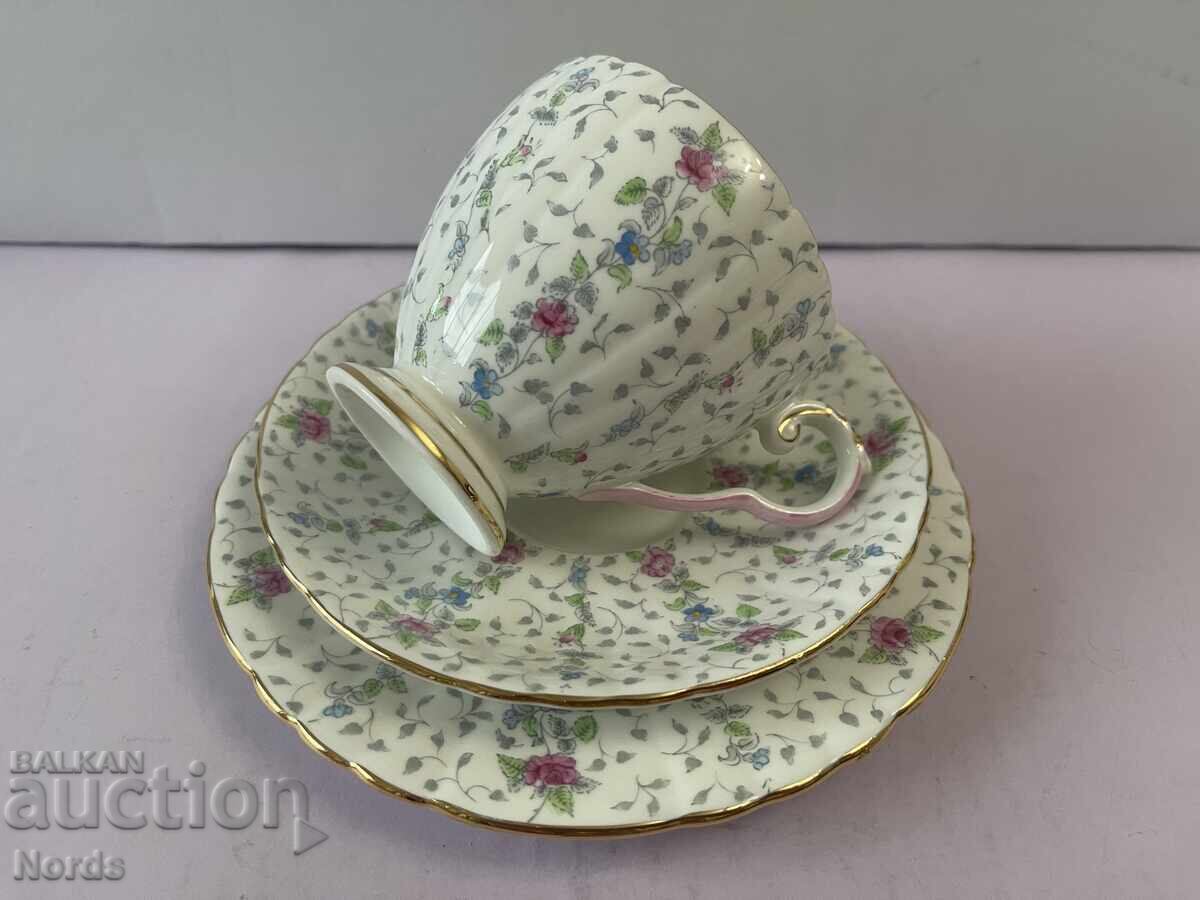 Auction English triple tea set Auction English triple tea set