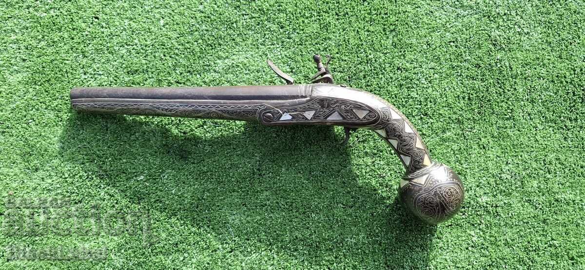 Flint pishtov with price 700.00 BGN | € 357.90