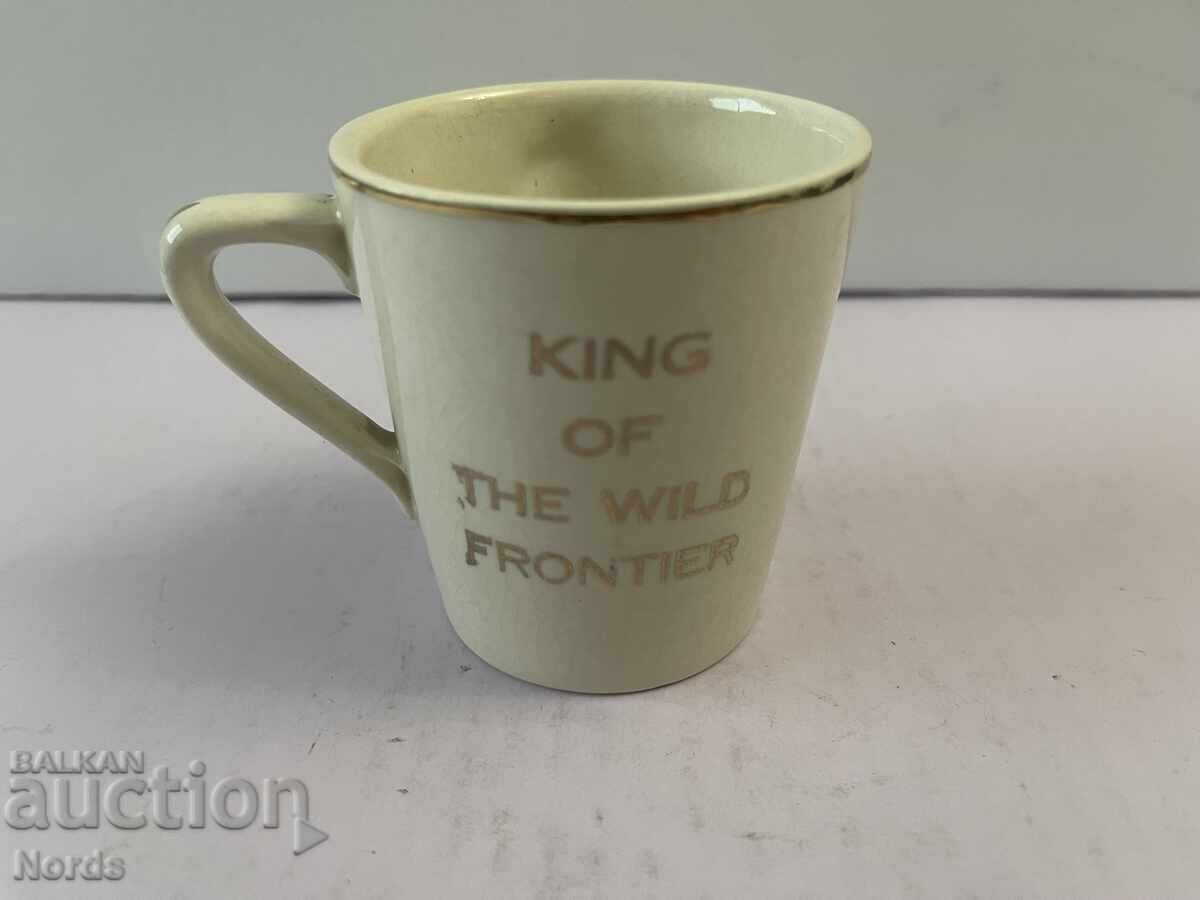 Доставка на Порцеланова чаша Мъг Доставка на Порцеланова чаша Мъг