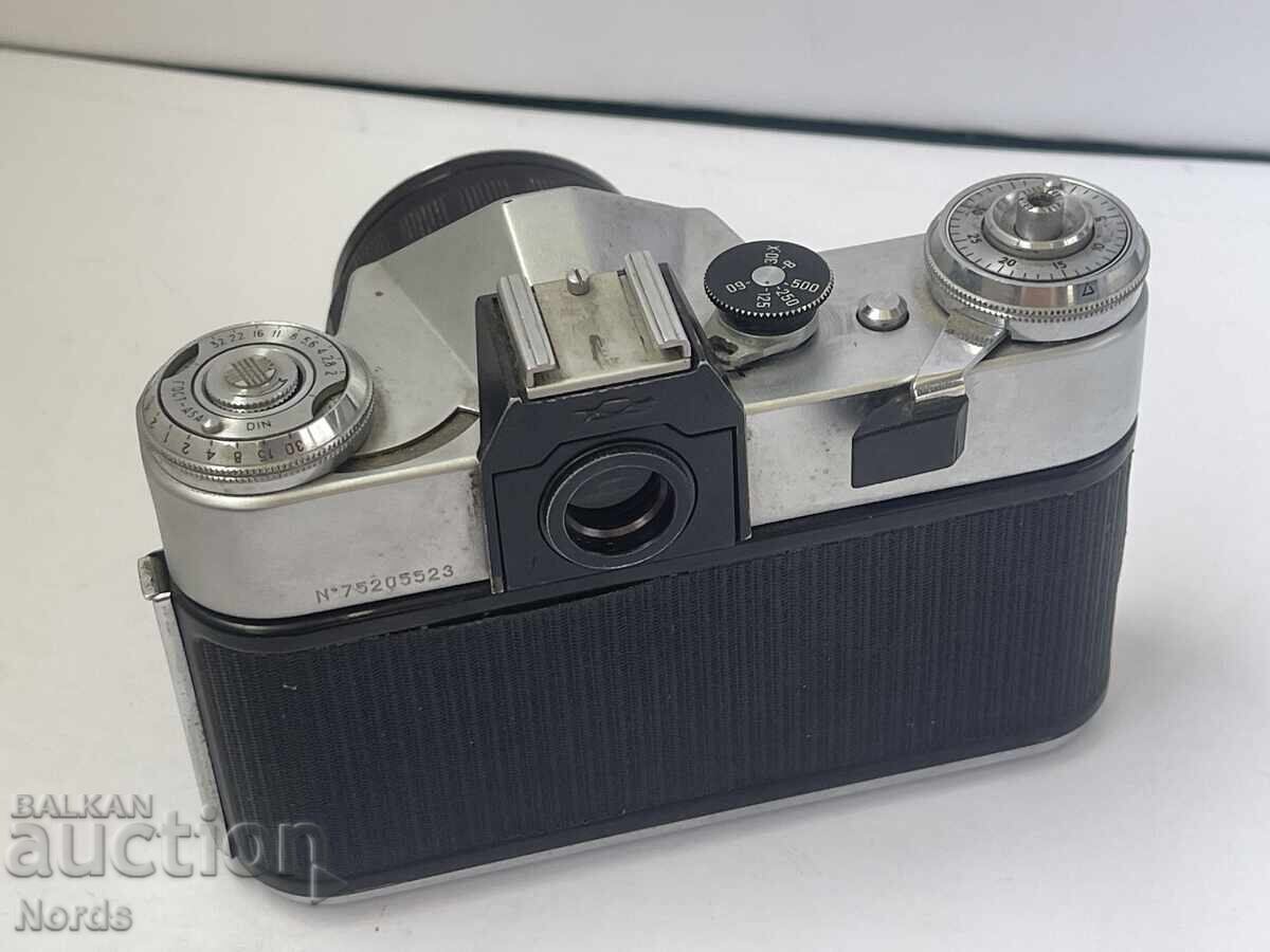 Licitație Aparat foto rusesc cu obiectiv Licitație Aparat foto rusesc cu obiectiv