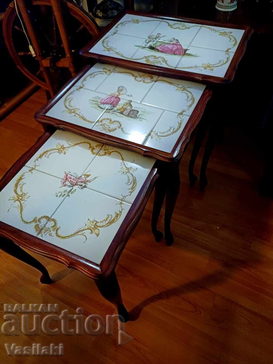 Όμορφα τραπεζάκια από μαόνι Ρωμαίος και Ιουλιέτα - 6