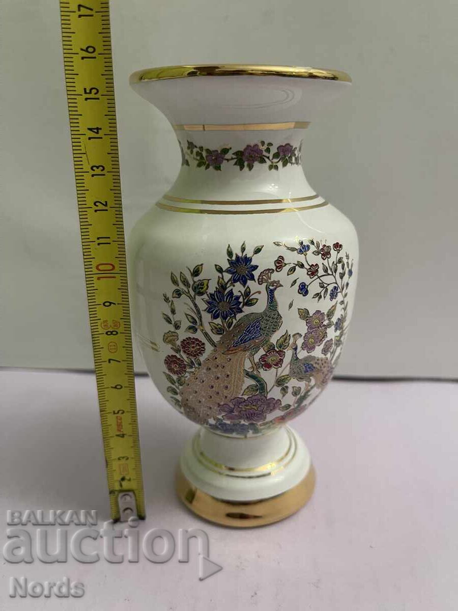 O vaza frumoasa de portelan - 6 O vaza frumoasa de portelan - 6