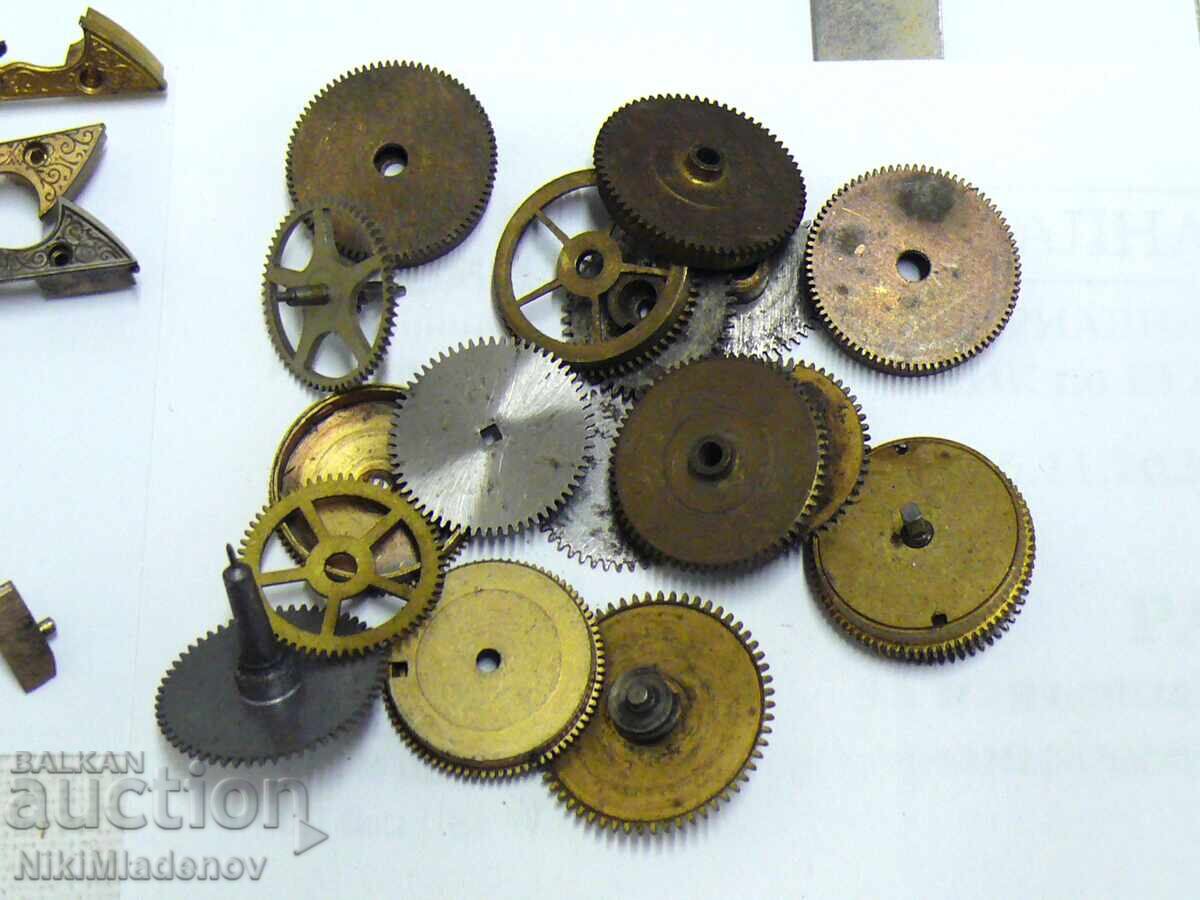 Auction From 1st lot of parts for 8 Day pocket watches, BZC! Auction From 1st lot of parts for 8 Day pocket watches, BZC!