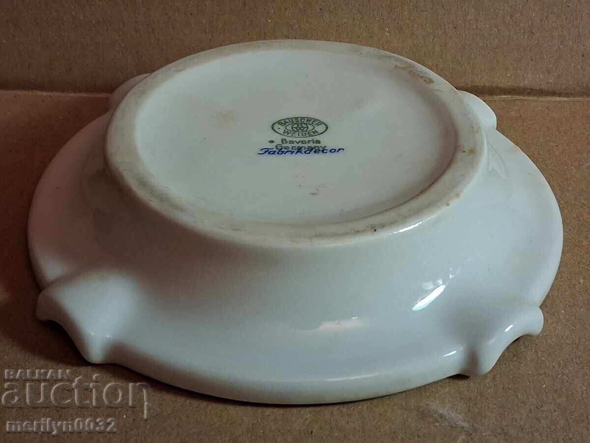 Παλαιό σταχτοδοχείο πορσελάνης Artilleria Bavaria Γερμανία με τιμή 55.00 BGN | € 28.12 Παλαιό σταχτοδοχείο πορσελάνης Artilleria Bavaria Γερμανία με τιμή 55.00 BGN | € 28.12