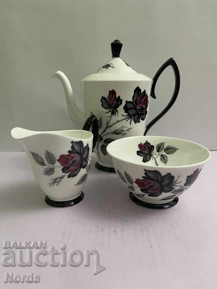 Аукцион Royal Albert красив комплект Аукцион Royal Albert красив комплект