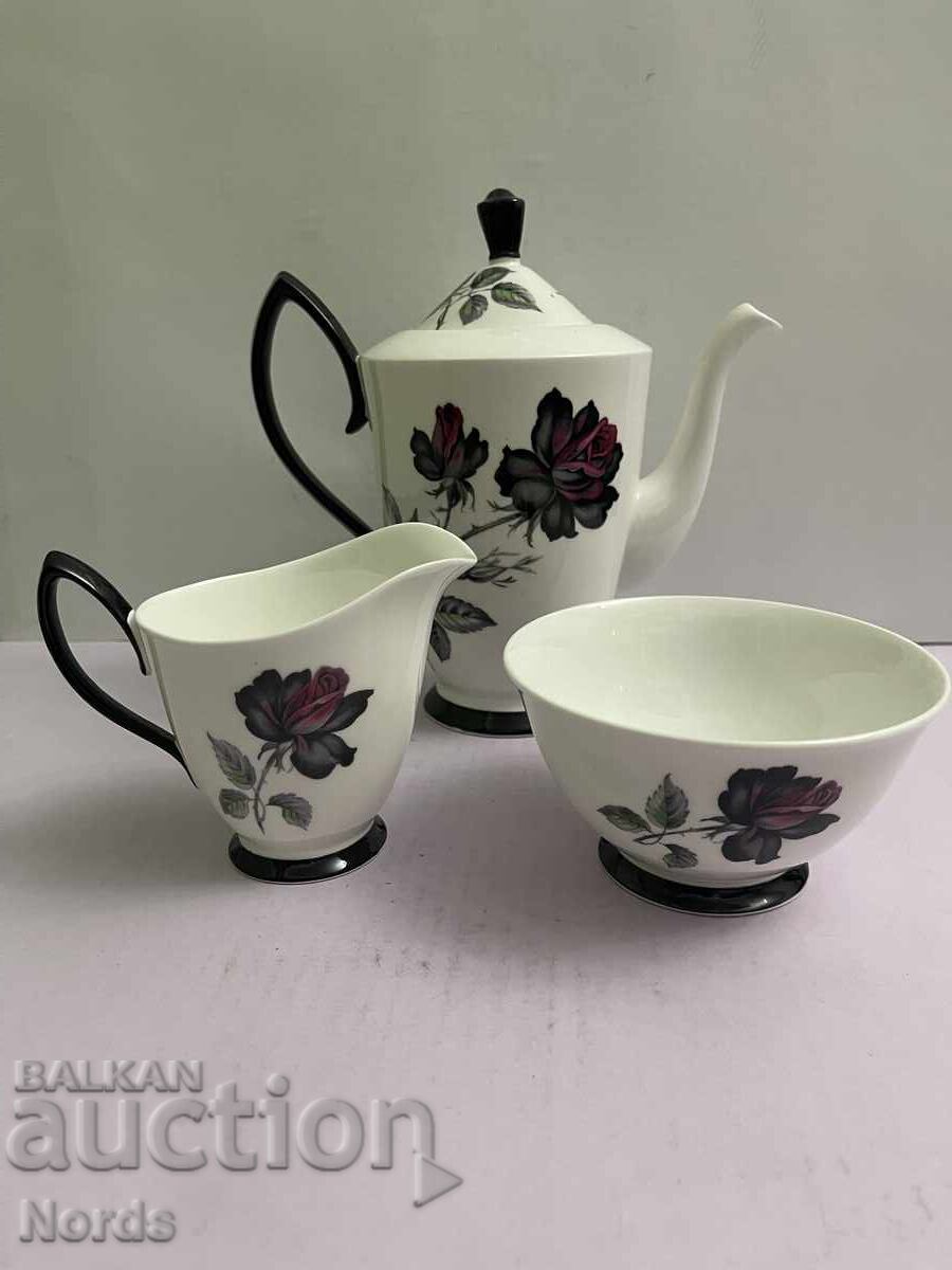 Royal Albert красив комплект - 5 Royal Albert красив комплект - 5