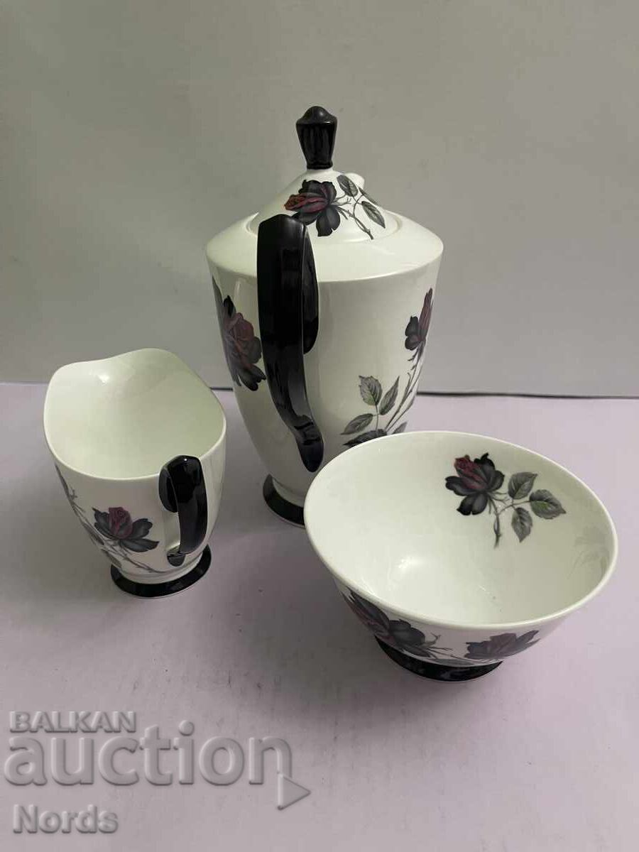 Royal Albert красив комплект - 6 Royal Albert красив комплект - 6