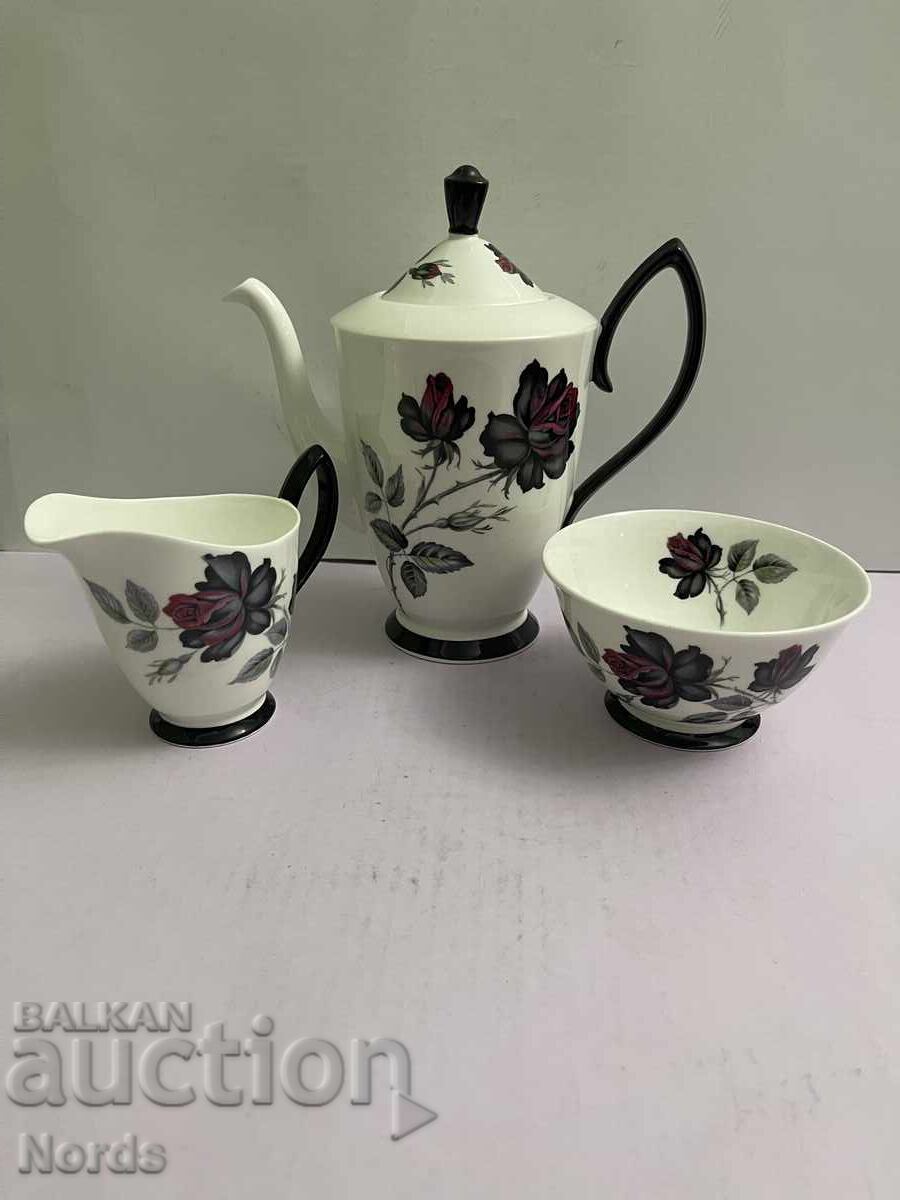 Royal Albert красив комплект Royal Albert красив комплект