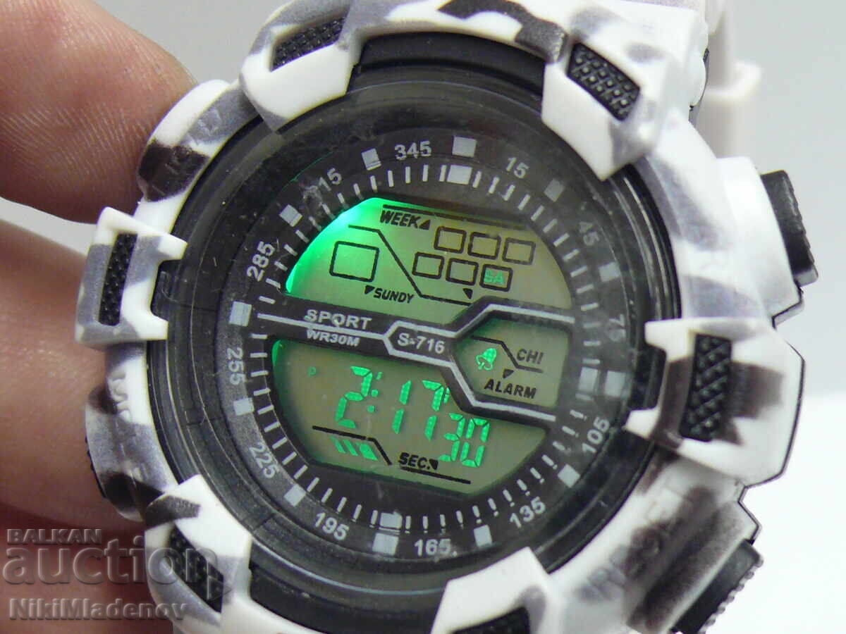 Мъжки Дигитален ръчен часовник, Работещ с цена 14.99 лв. | € 7.66