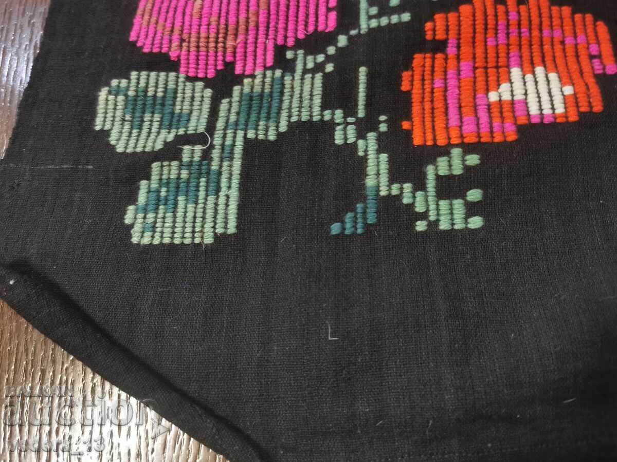 COSTUME-ȘORȚUL POPOLAR cu preț 15.00 BGN | € 7.67