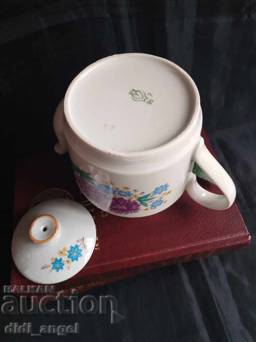 Licitație ceainic rusesc