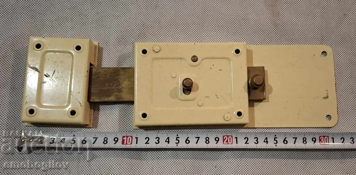 Attention! Massive Additional Lock for Entrance Door! - 5