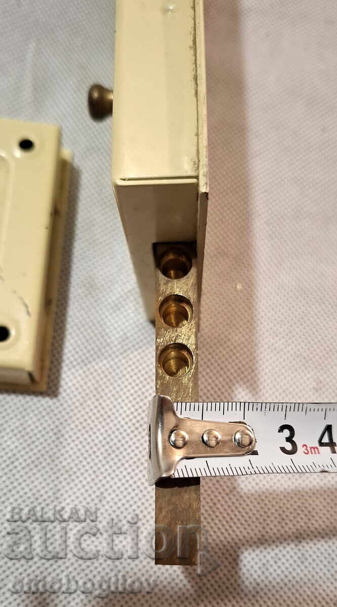 Attention! Massive Additional Lock for Entrance Door! - 7