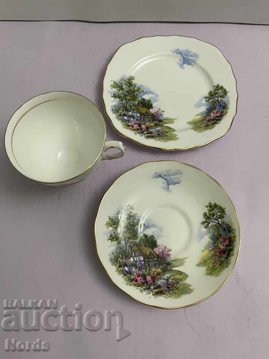 Доставка на Royal Vale английски троен сет Доставка на Royal Vale английски троен сет