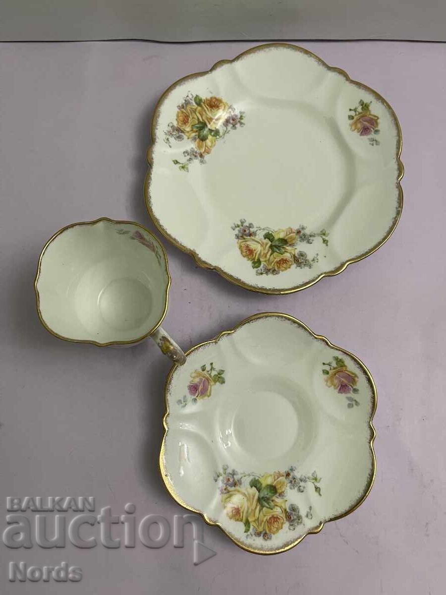 Аукцион Винтидж английски троен сет за чай Аукцион Винтидж английски троен сет за чай