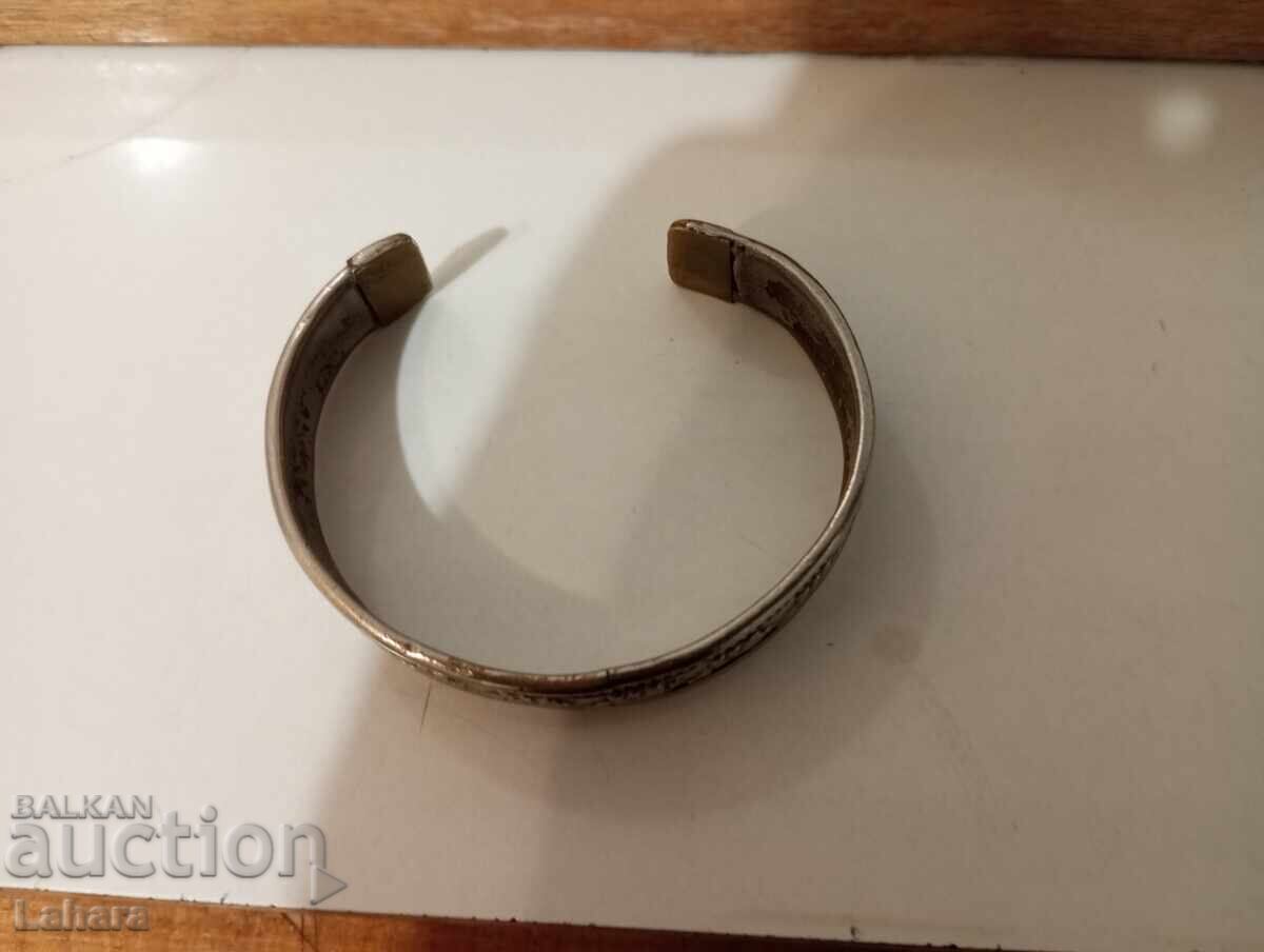 Доставка на Старинна ретро гривна