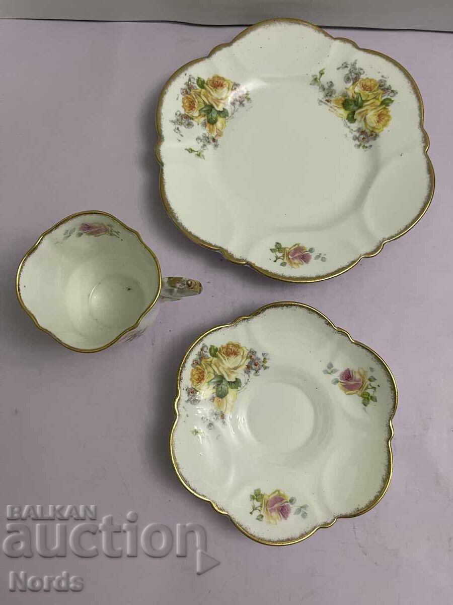 Доставка на Винтидж английски троен сет за чай Доставка на Винтидж английски троен сет за чай