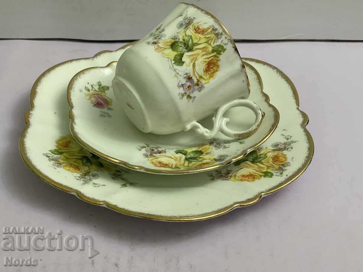 Винтидж английски троен сет за чай Винтидж английски троен сет за чай