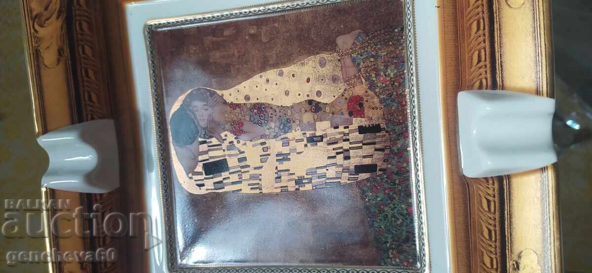 Παράδοση Σταχτοδοχείο πορσελάνης LANGASTER για πούρα σειρά "Το Φιλί" Παράδοση Σταχτοδοχείο πορσελάνης LANGASTER για πούρα σειρά "Το Φιλί"