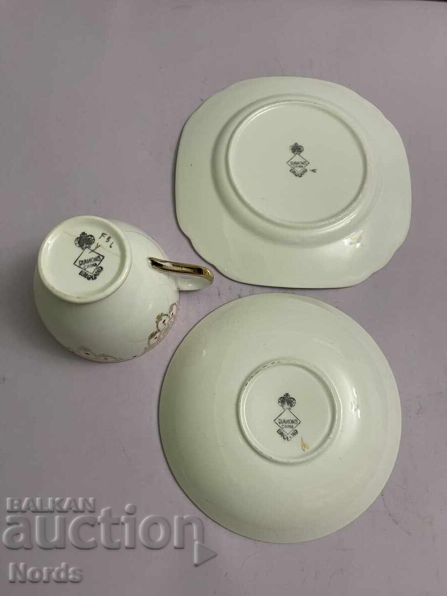 Доставка на Винтидж английски троен сет за чай Доставка на Винтидж английски троен сет за чай