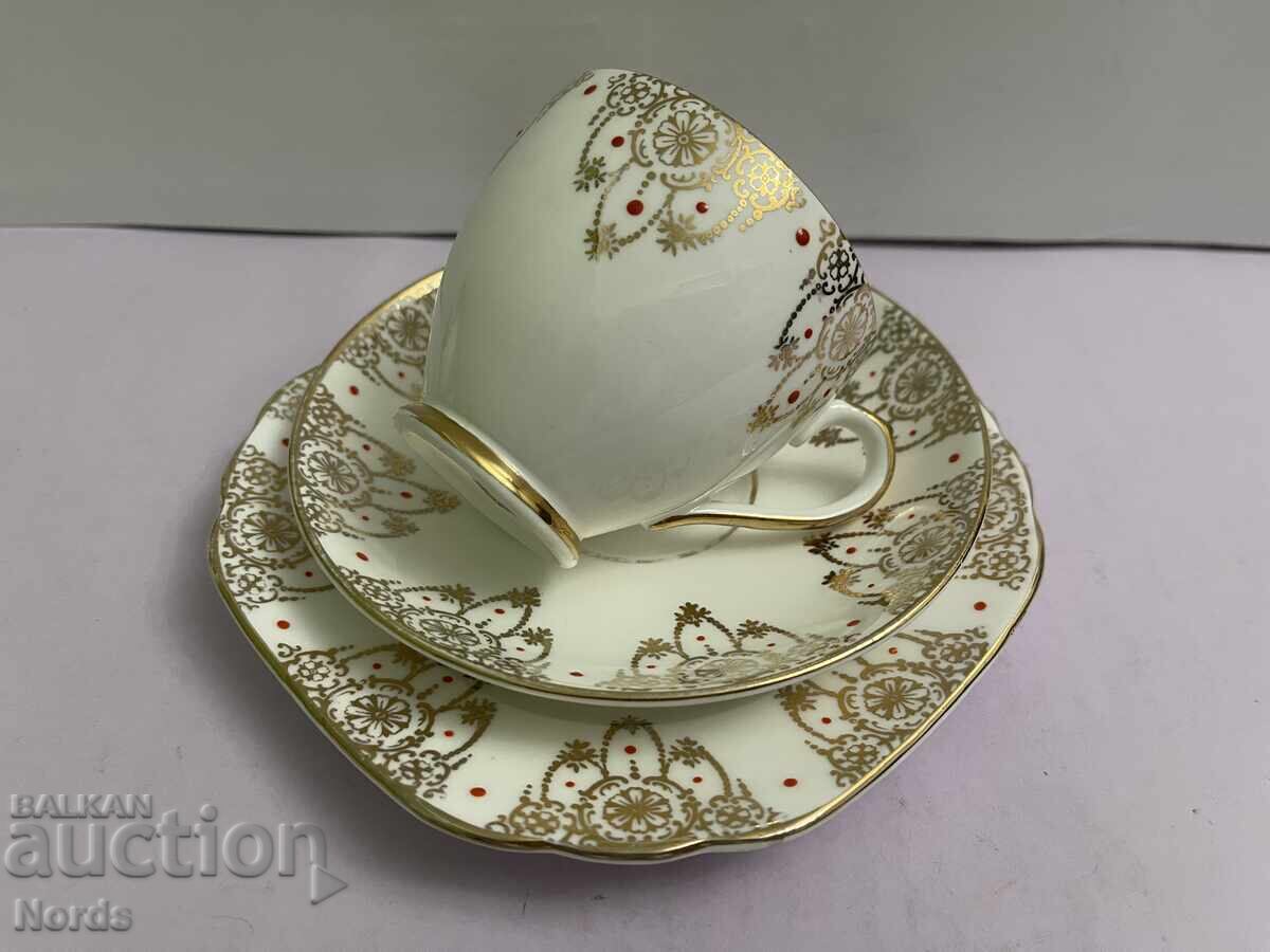 Винтидж английски троен сет за чай Винтидж английски троен сет за чай