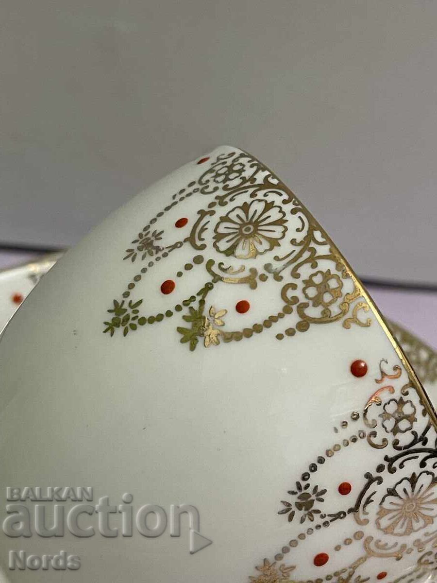 Аукцион Винтидж английски троен сет за чай Аукцион Винтидж английски троен сет за чай