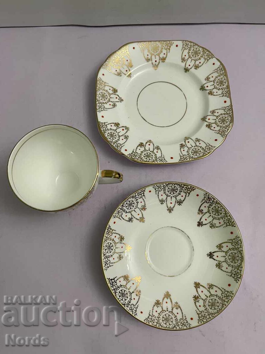 Доставка на Винтидж английски троен сет за чай Доставка на Винтидж английски троен сет за чай