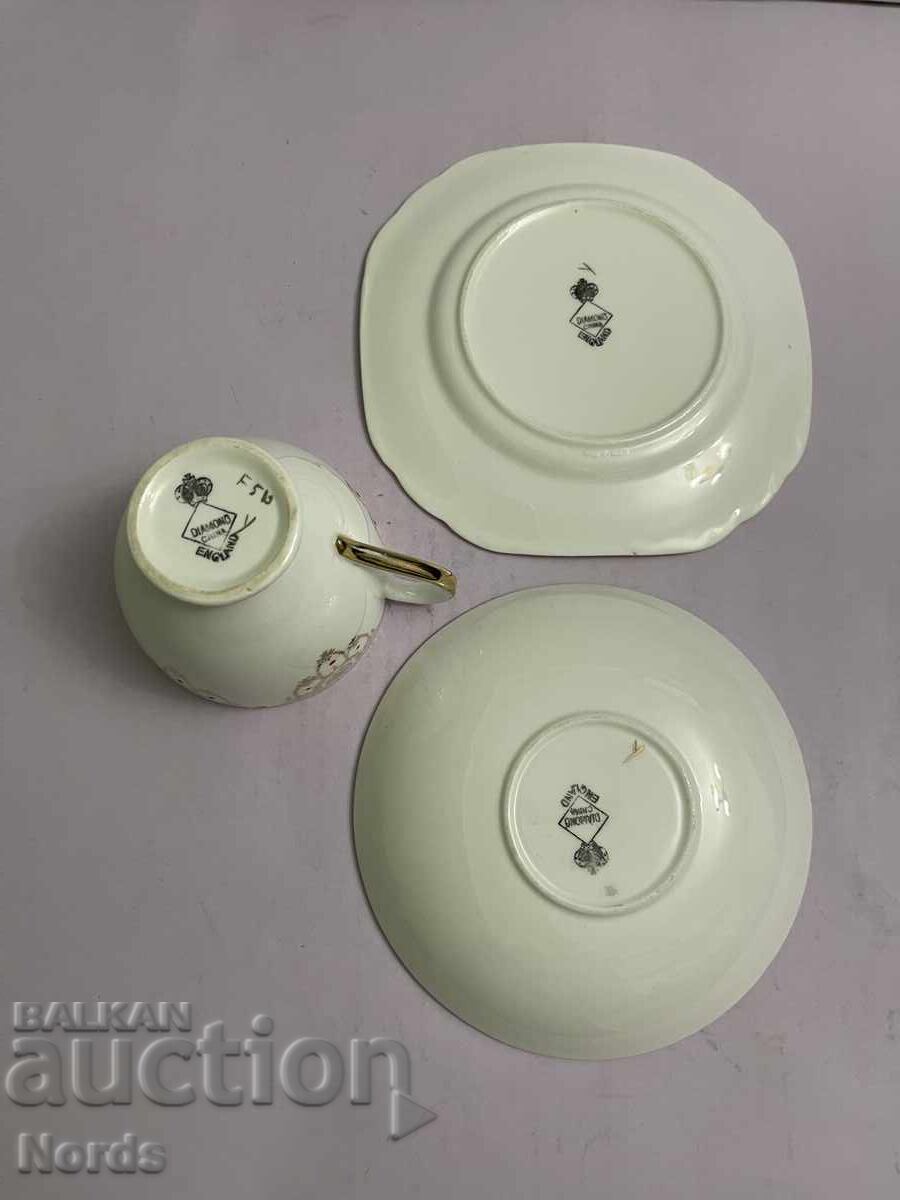 Доставка на Винтидж английски троен сет за чай Доставка на Винтидж английски троен сет за чай