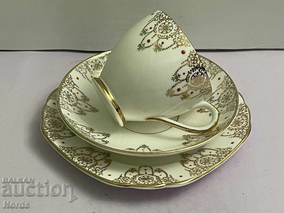 Винтидж английски троен сет за чай Винтидж английски троен сет за чай