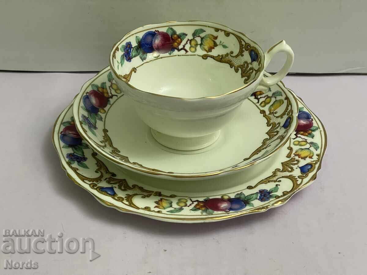 Винтидж английски троен сет за чай Винтидж английски троен сет за чай