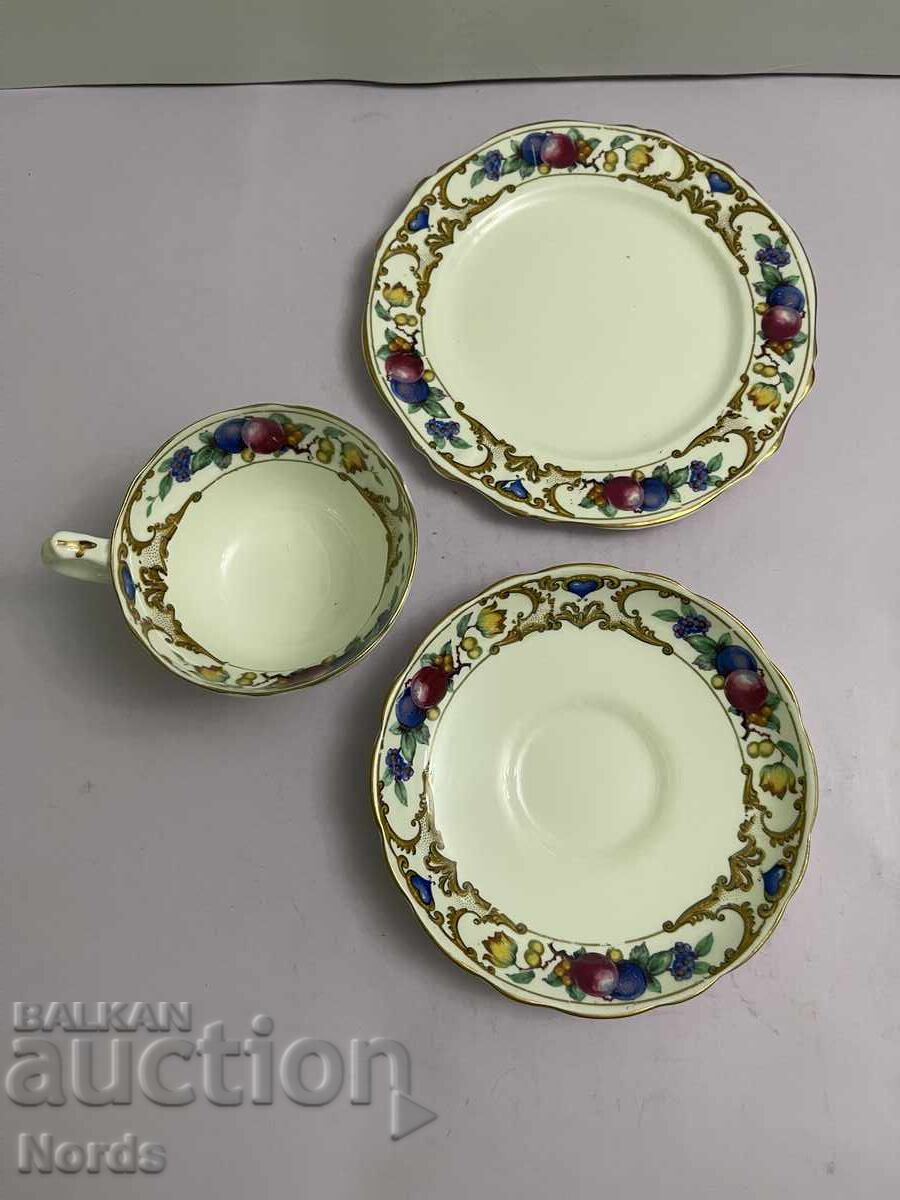 Аукцион Винтидж английски троен сет за чай Аукцион Винтидж английски троен сет за чай