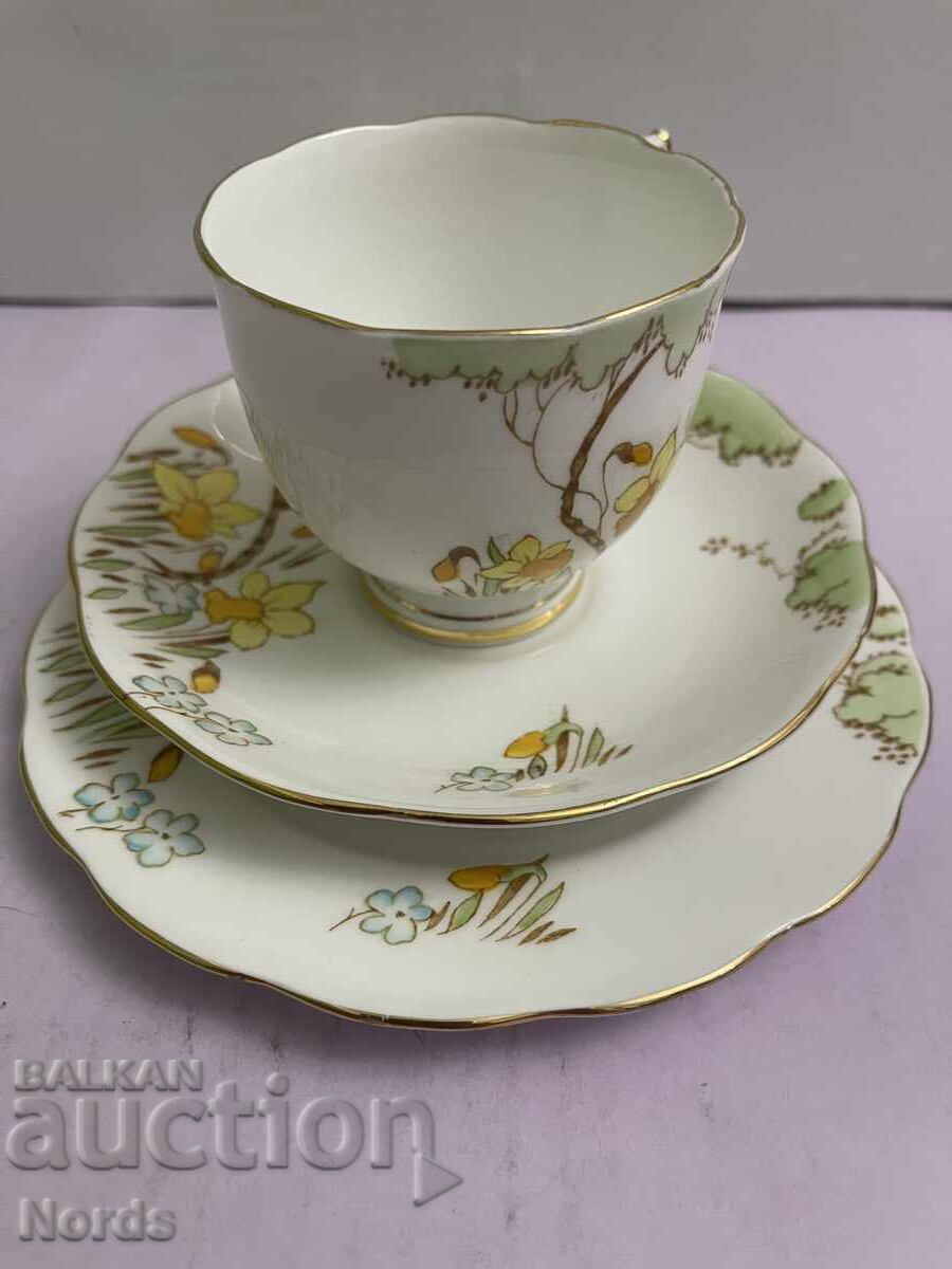 Аукцион Винтидж английски троен сет за чай Аукцион Винтидж английски троен сет за чай