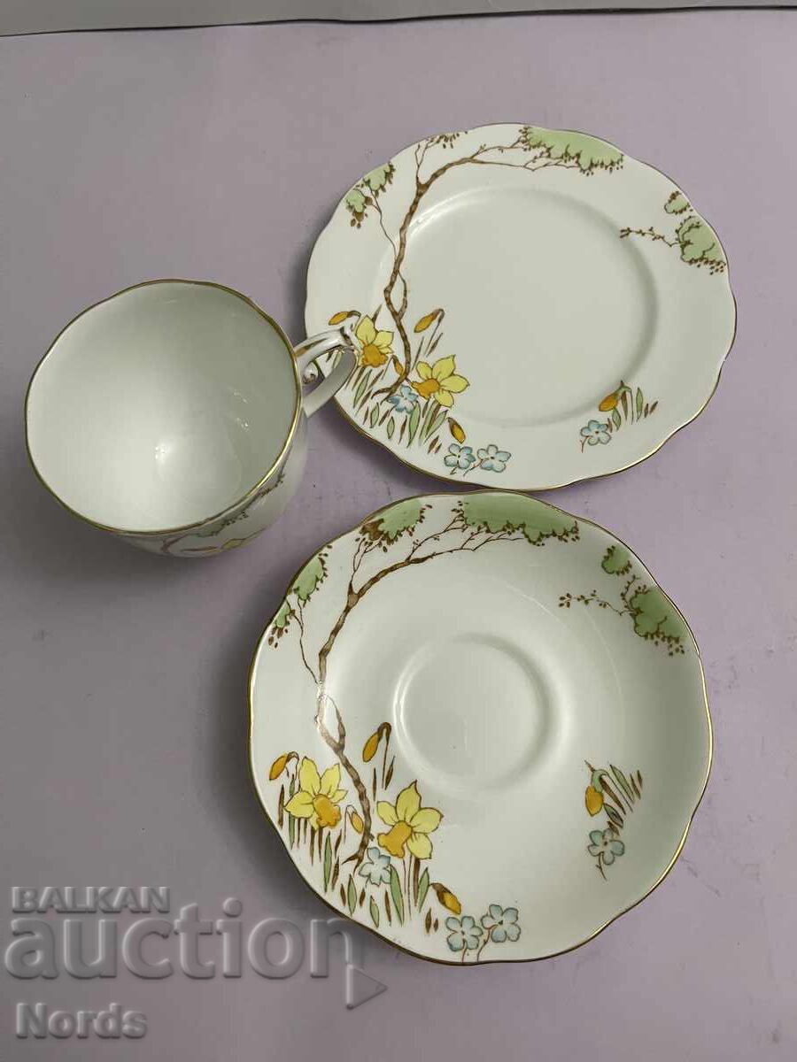 Доставка на Винтидж английски троен сет за чай Доставка на Винтидж английски троен сет за чай