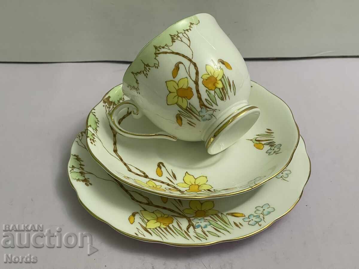 Винтидж английски троен сет за чай Винтидж английски троен сет за чай