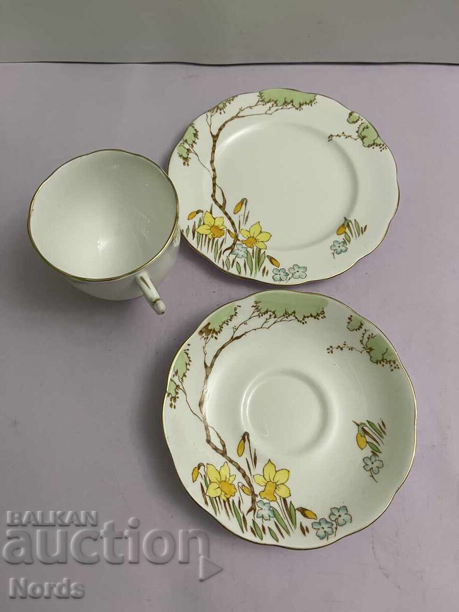 Аукцион Винтидж английски троен сет за чай Аукцион Винтидж английски троен сет за чай