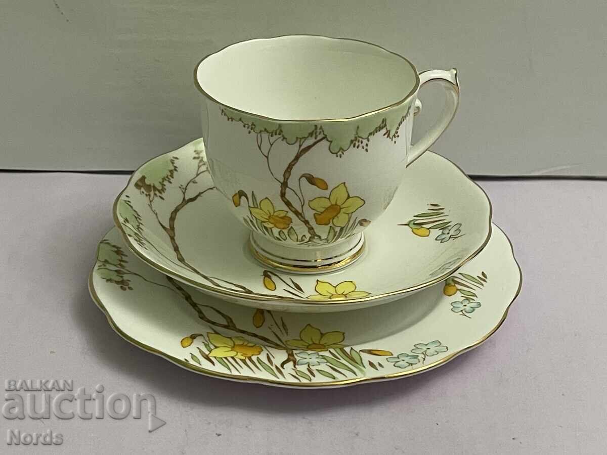 Винтидж английски троен сет за чай Винтидж английски троен сет за чай